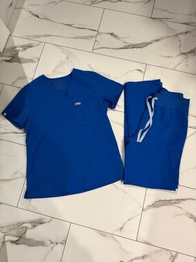 FIGS Technical Collection Scrub Set in Royal Blue